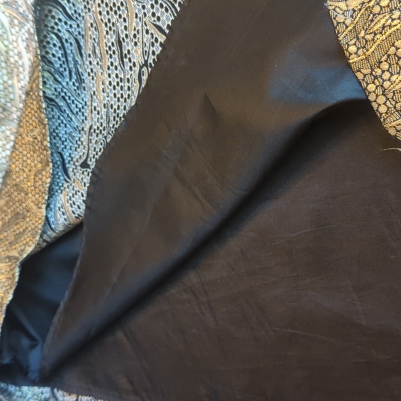 Francesca's Gold and Black Short Skirt. Large - Picture 6 of 6